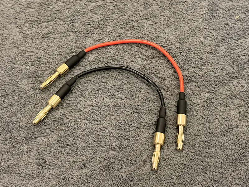 BushieBoy red and black connection leads with gold connectors